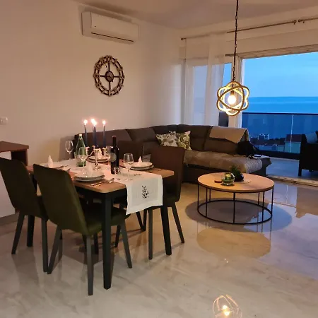 Apartman Ivona With Beautiful Seaview Makarska