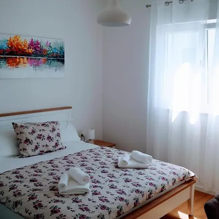 Apartman Ivona With Beautiful Seaview Makarska