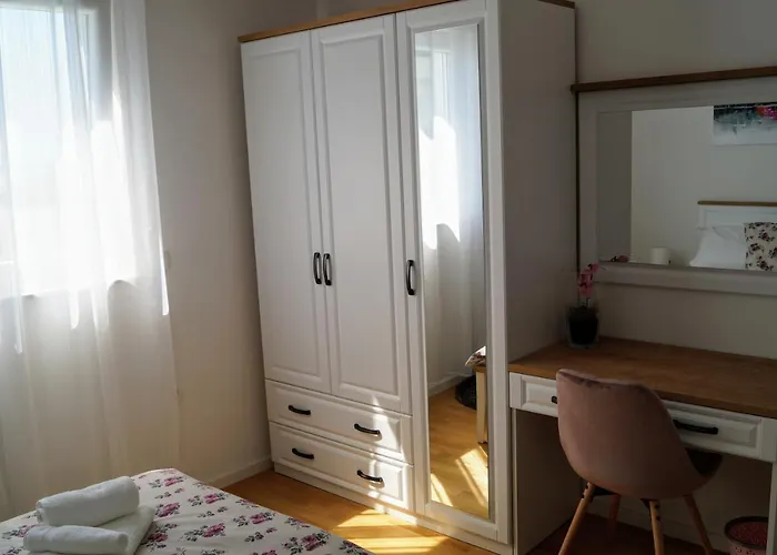 Ivona With Beautiful Seaview マカルスカ