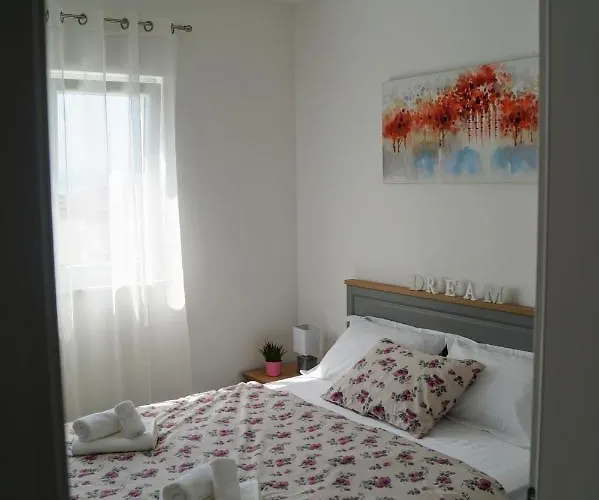 Ivona With Beautiful Seaview Makarska