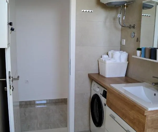 Ivona With Beautiful Seaview Apartment