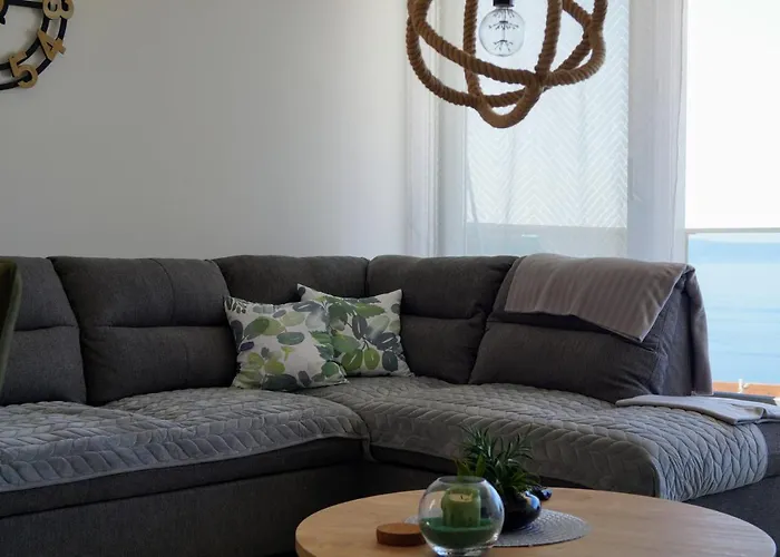 Ivona With Beautiful Seaview Makarska