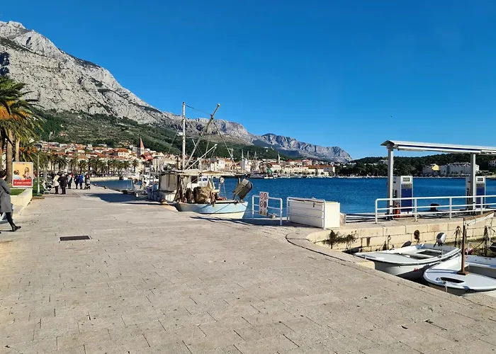 Ivona With Beautiful Seaview Makarska